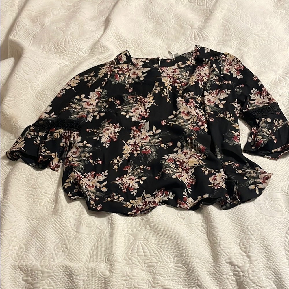Black and Pink Floral Crop Top with Ruffled Sleeves